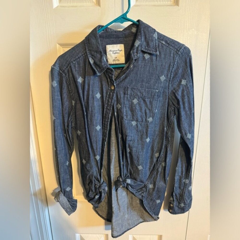 American Eagle Women’s Button down Jean shirt size small